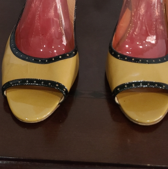 Kate Spade Stylish Yellow and Black Women's Heels Sz.10 - Picture 2 of 11